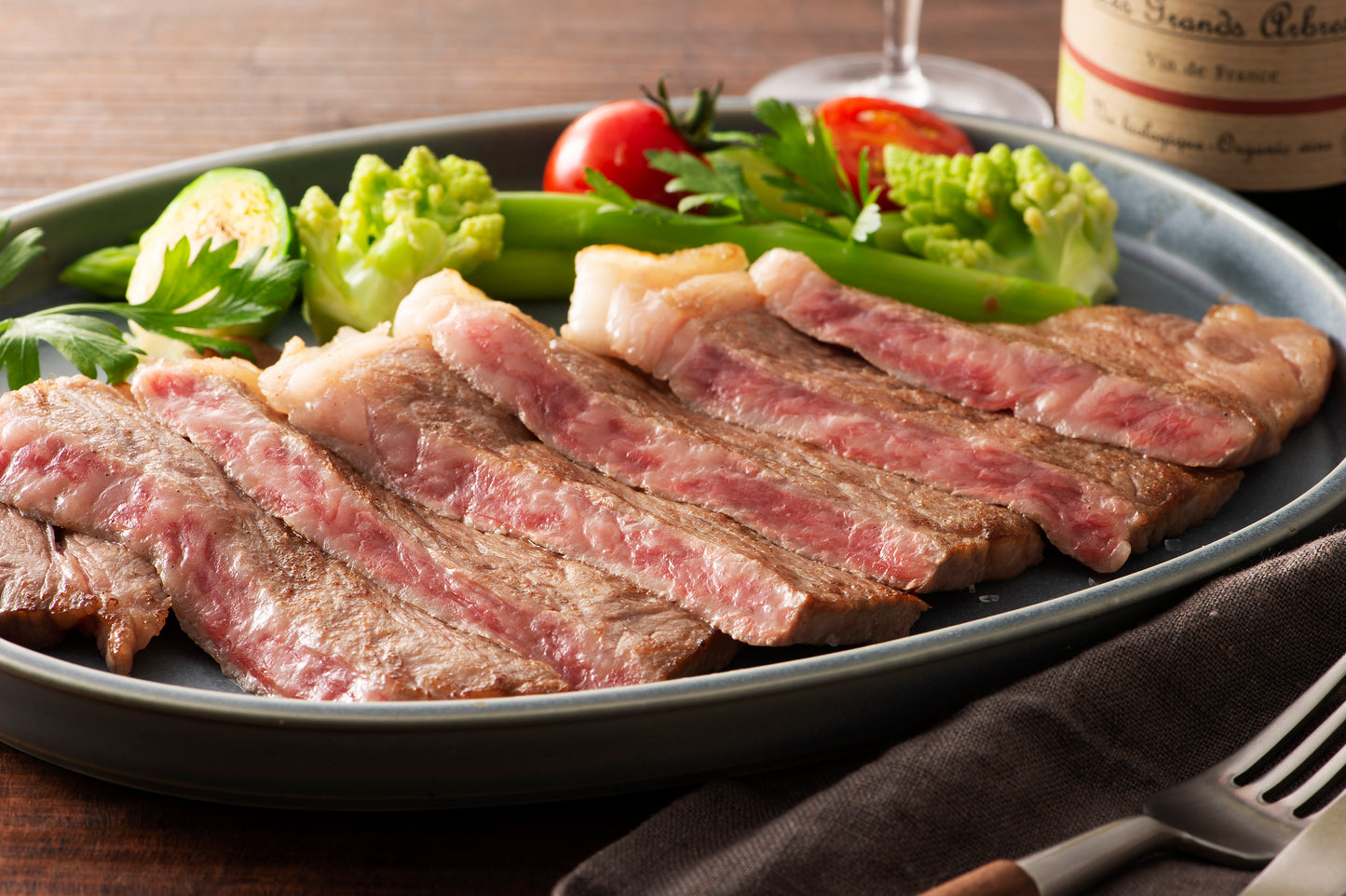 とろける脂、溢れる肉汁。贅沢サーロインステーキ。藤彩牛サーロインステーキ 200g×2枚(合計400g)